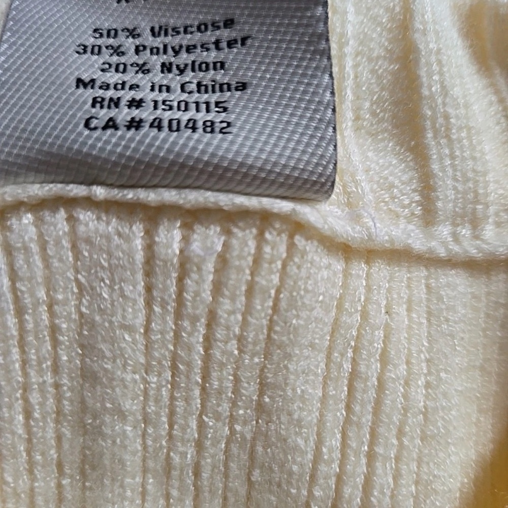 Varley Sweater - Picture 5 of 6